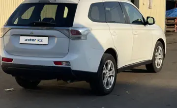Mitsubishi Outlander 2013 года за 6 800 000 тг. в Алматы фото 3