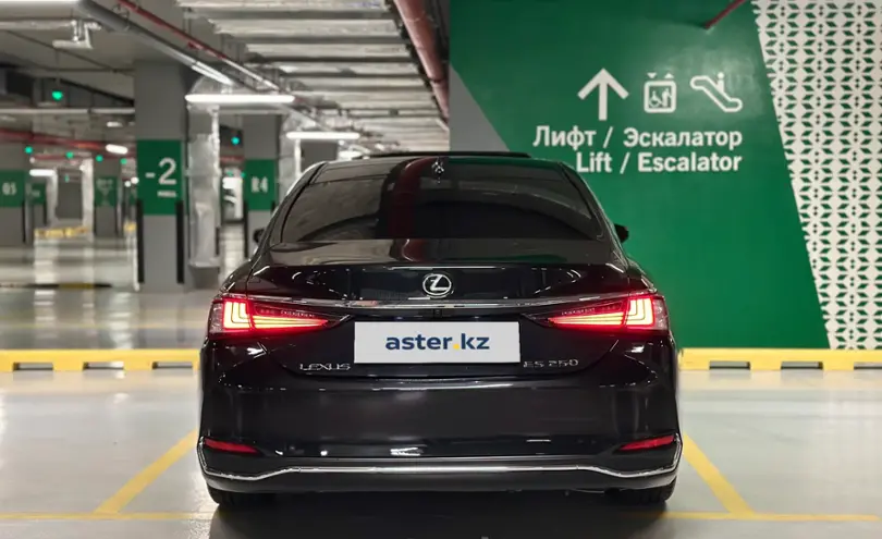 Lexus ES 2021 года за 20 500 000 тг. в Астана