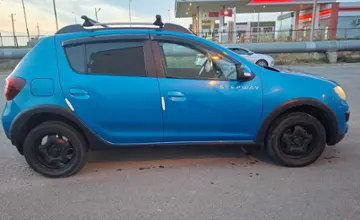 Renault Sandero 2015 года за 4 100 000 тг. в Атырау