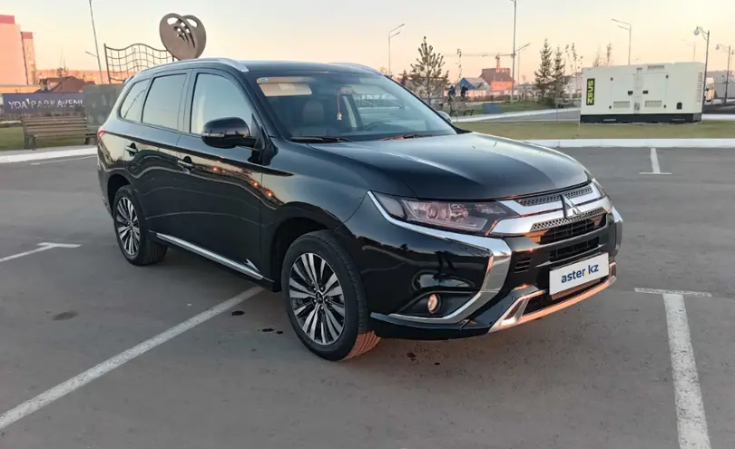 Mitsubishi Outlander 2022 года за 11 400 000 тг. в Петропавловск