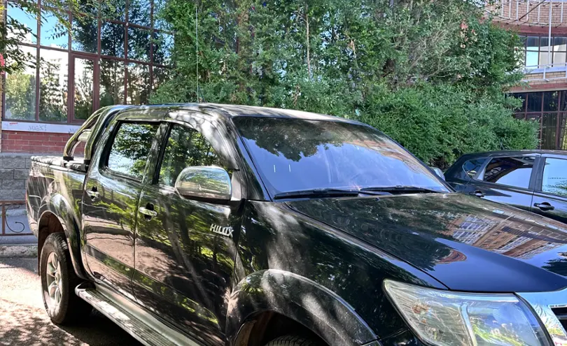 Toyota Hilux 2014 года за 12 000 000 тг. в Астана фото 4