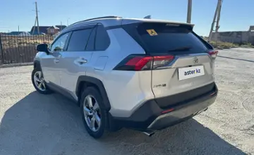 Toyota RAV4 2020 года за 16 500 000 тг. в Атырауская область фото 4