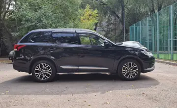 Mitsubishi Outlander 2020 года за 10 000 000 тг. в Алматы фото 4