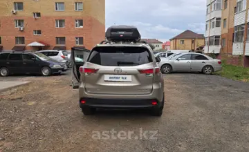 Toyota Highlander 2016 года за 15 300 000 тг. в Астана