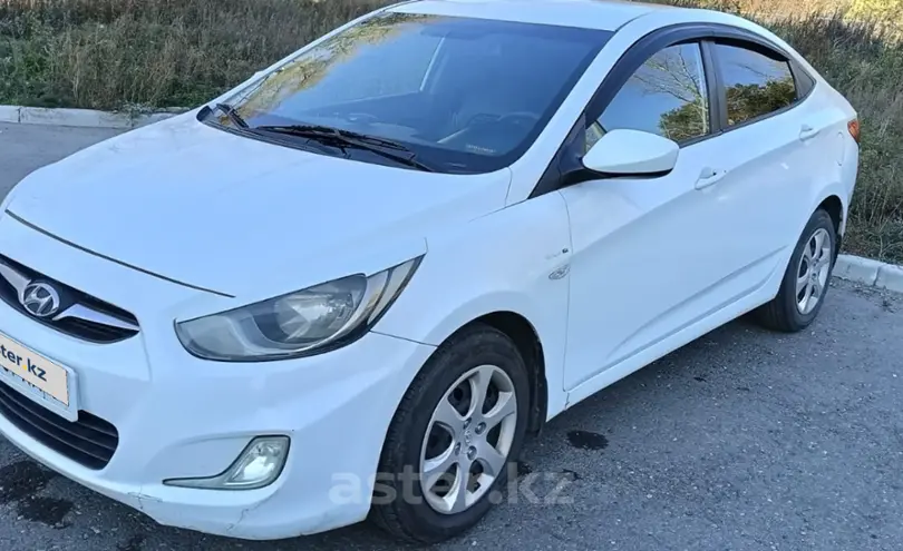 Hyundai Solaris 2012 года за 3 400 000 тг. в Усть-Каменогорск фото 1