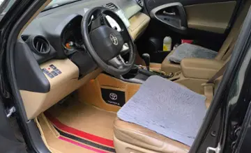 Toyota RAV4 2010 года за 7 000 000 тг. в Актобе фото 4