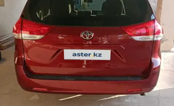 Toyota Sienna 2013 года за 12 500 000 тг. в Актау фото 2