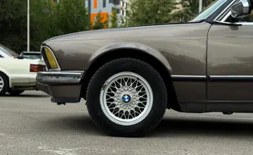 BMW 7 серии 1985 года за 2 800 000 тг. в Восточно-Казахстанская область фото 4
