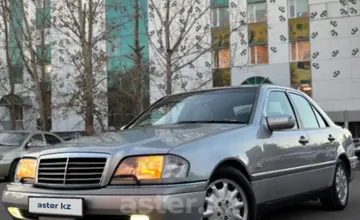 Mercedes-Benz C-Класс 1994 года за 3 800 000 тг. в Астана фото 2