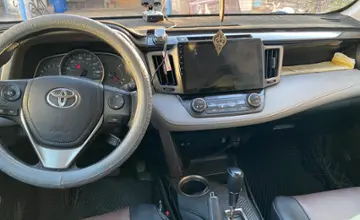 Toyota RAV4 2015 года за 11 300 000 тг. в Атырауская область фото 4