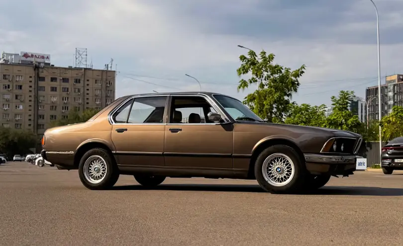 BMW 7 серии 1985 года за 2 400 000 тг. в Восточно-Казахстанская область фото 2