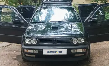 Volkswagen Golf 1995 года за 2 500 000 тг. в Алматы фото 2