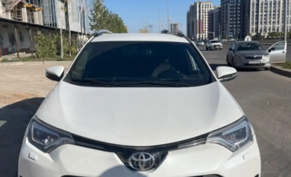 Toyota RAV4 2018 года за 13 000 000 тг. в Астана фото 2