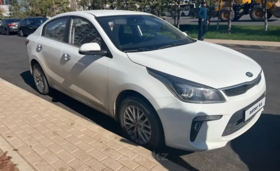 Kia Rio 2019 года за 8 000 000 тг. в Астана фото 3