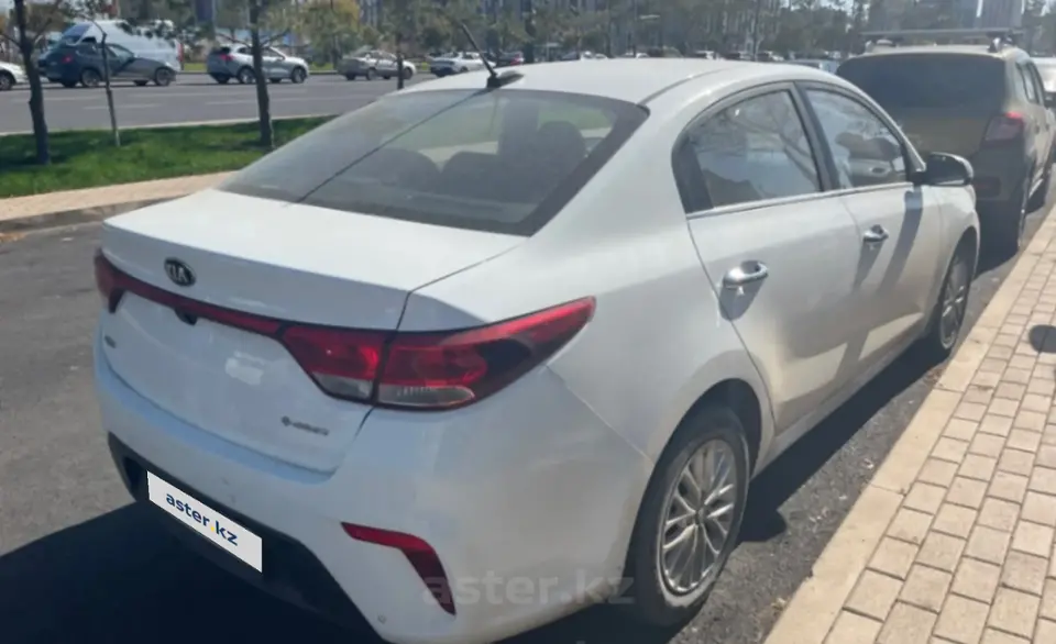 Kia Rio 2019 года за 8 000 000 тг. в Астана