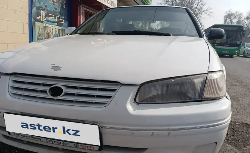 Toyota Camry 2000 года за 1 500 000 тг. в Алматы