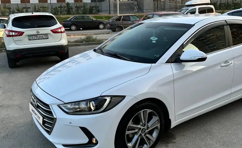 Hyundai Elantra 2017 года за 8 000 000 тг. в Шымкент