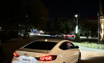 Hyundai Elantra 2017 года за 8 000 000 тг. в Шымкент