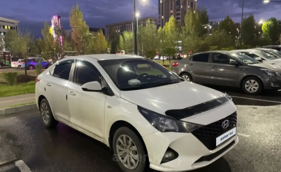 Hyundai Accent 2020 года за 6 100 000 тг. в Астана фото 3