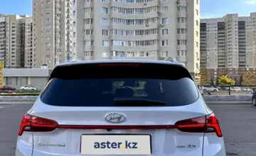 Hyundai Santa Fe 2021 года за 17 900 000 тг. в Астана
