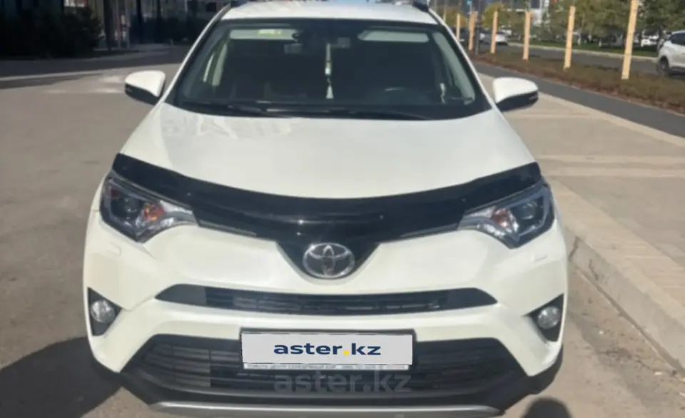 Toyota RAV4 2016 года за 12 000 000 тг. в Астана фото 2