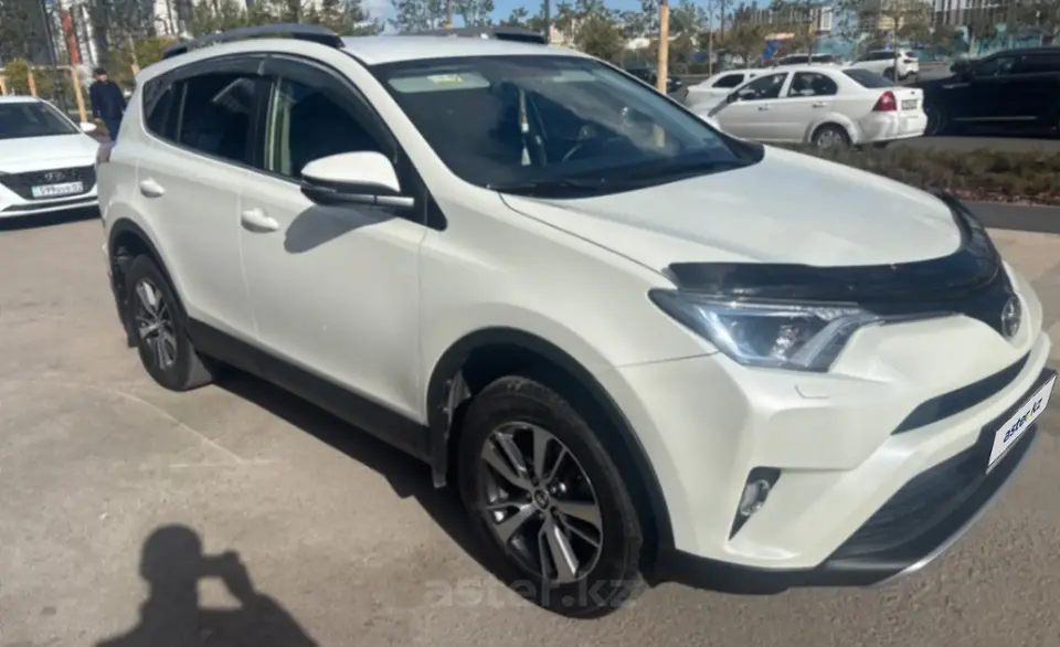 Toyota RAV4 2016 года за 12 000 000 тг. в Астана фото 3