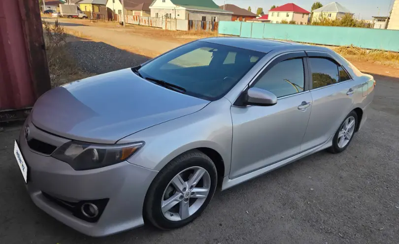 Toyota Camry 2012 года за 7 500 000 тг. в Актобе