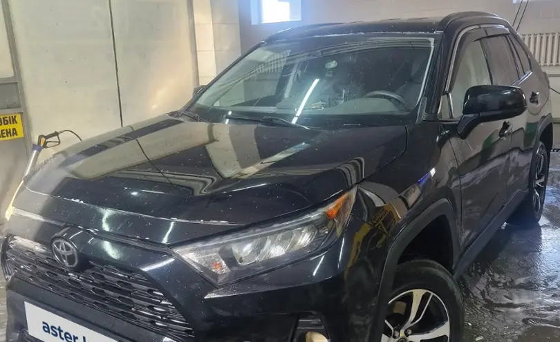 Toyota RAV4 2019 года за 13 500 000 тг. в Астана