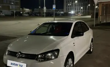 Volkswagen Polo 2013 года за 4 300 000 тг. в Астана фото 2