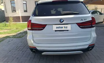 BMW X5 2016 года за 17 300 000 тг. в Алматы фото 4