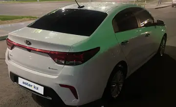 Kia Rio 2018 года за 7 500 000 тг. в Астана