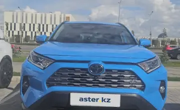 Toyota RAV4 2019 года за 16 500 000 тг. в Астана фото 2