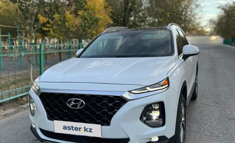 Hyundai Santa Fe 2018 года за 11 400 000 тг. в Атырау