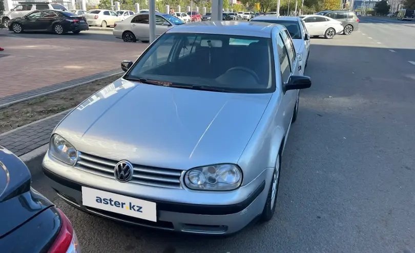 Volkswagen Golf 2000 года за 3 000 000 тг. в Астана