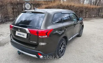 Mitsubishi Outlander 2017 года за 10 300 000 тг. в Астана фото 3