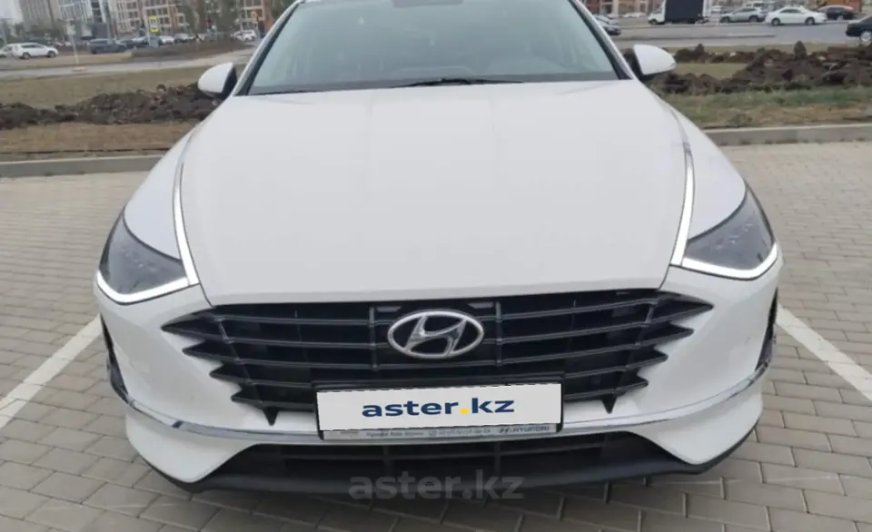 Hyundai Sonata 2022 года за 11 200 000 тг. в Астана фото 2