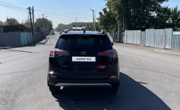 Toyota RAV4 2018 года за 13 200 000 тг. в Алматы фото 4