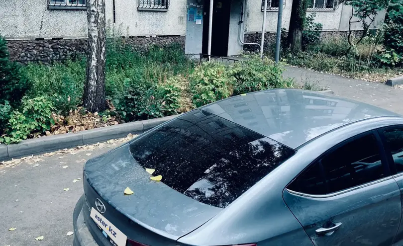 Hyundai Elantra 2018 года за 8 000 000 тг. в Актобе