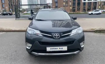 Toyota RAV4 2014 года за 10 000 000 тг. в Астана фото 2