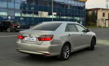 Toyota Camry 2016 года за 10 500 000 тг. в Атырау фото 4