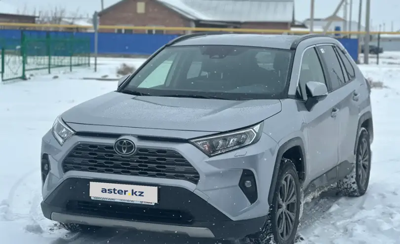 Toyota RAV4 2023 года за 18 500 000 тг. в Астана
