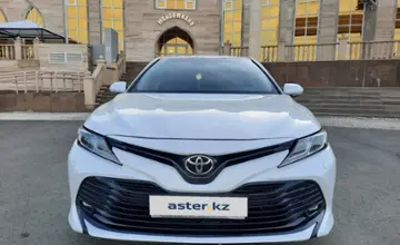 Toyota Camry 2020 года за 13 000 000 тг. в Уральск фото 2