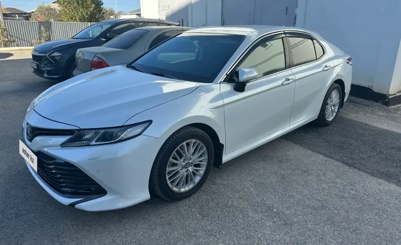 Toyota Camry 2018 года за 12 200 000 тг. в Кызылорда