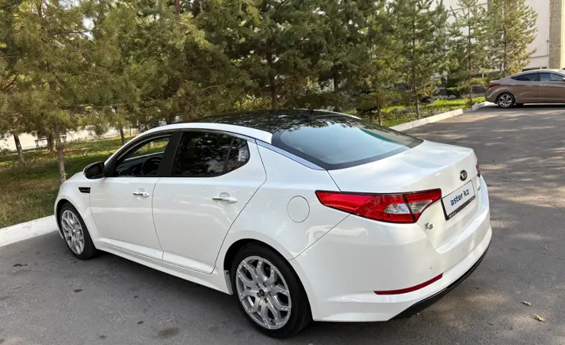 Kia K5 2012 года за 8 000 000 тг. в Алматы фото 4