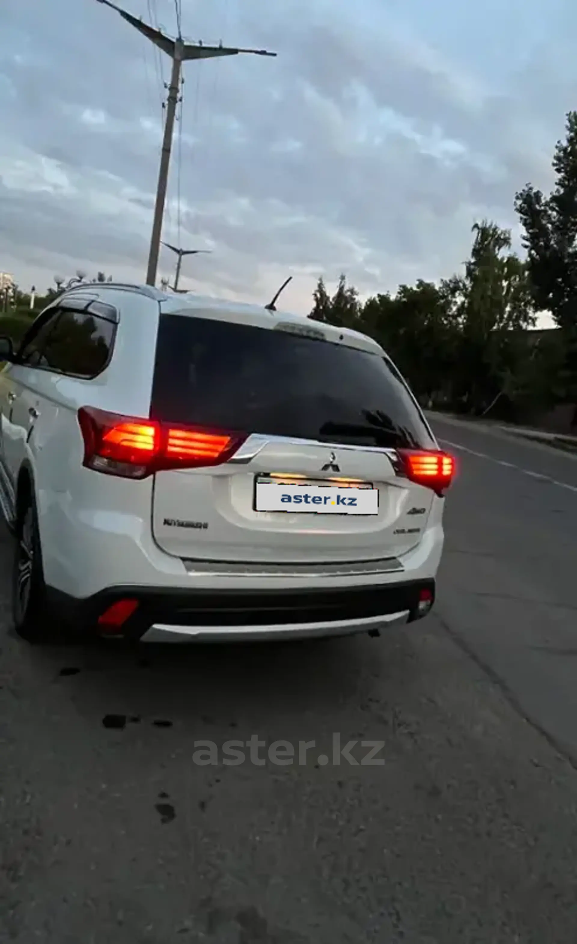 Mitsubishi Outlander 2015 года за 9 700 000 тг. в Павлодар фото 4