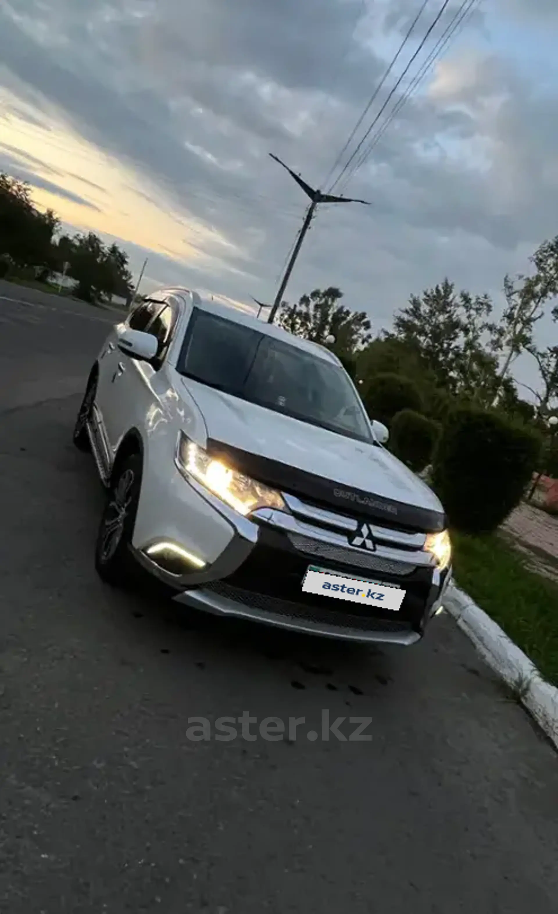 Mitsubishi Outlander 2015 года за 9 700 000 тг. в Павлодар фото 1