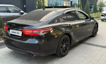 Toyota Camry 2023 года за 18 500 000 тг. в Алматы