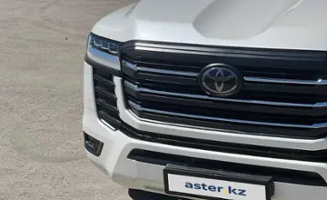 Toyota Land Cruiser 2022 года за 45 000 000 тг. в Актобе фото 4