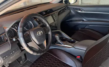 Toyota Camry 2019 года за 10 500 000 тг. в Алматы фото 4