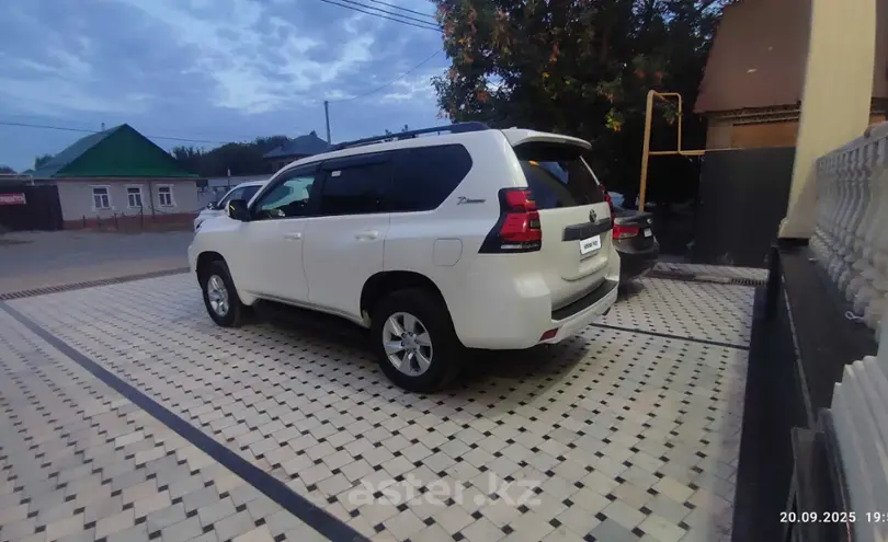 Toyota Land Cruiser Prado 2021 года за 28 000 000 тг. в Уральск фото 3